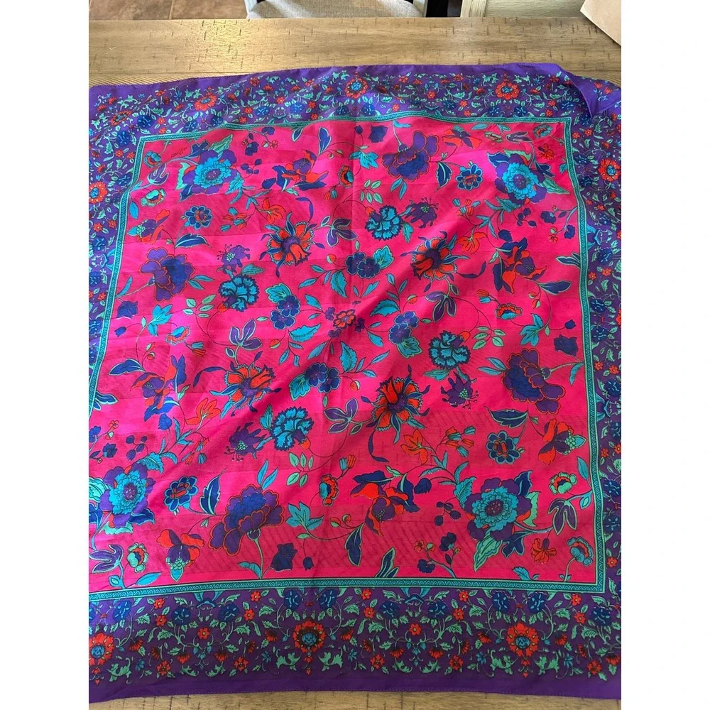 🌸 Vintage Jewel-Tone Floral‎ Silk-Feel Square Scarf 🌸